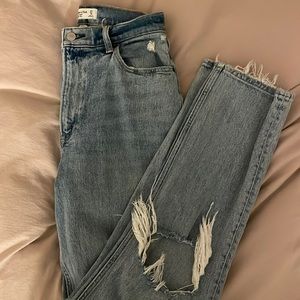 Abercrombie Curve Love ‘90s Straight Ultra High Rise Jean